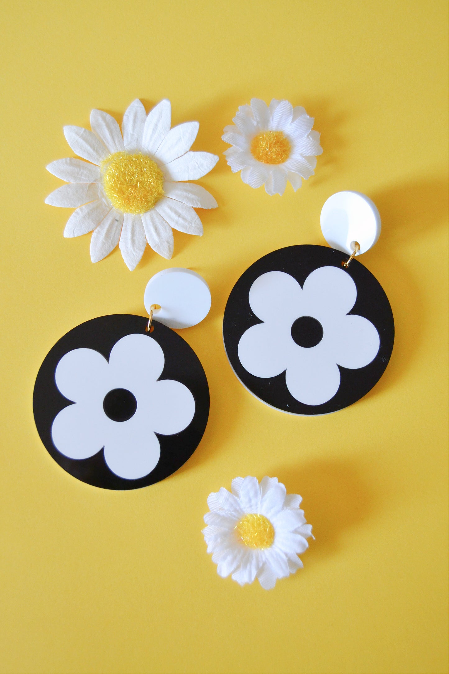 Mod Daisy Earrings