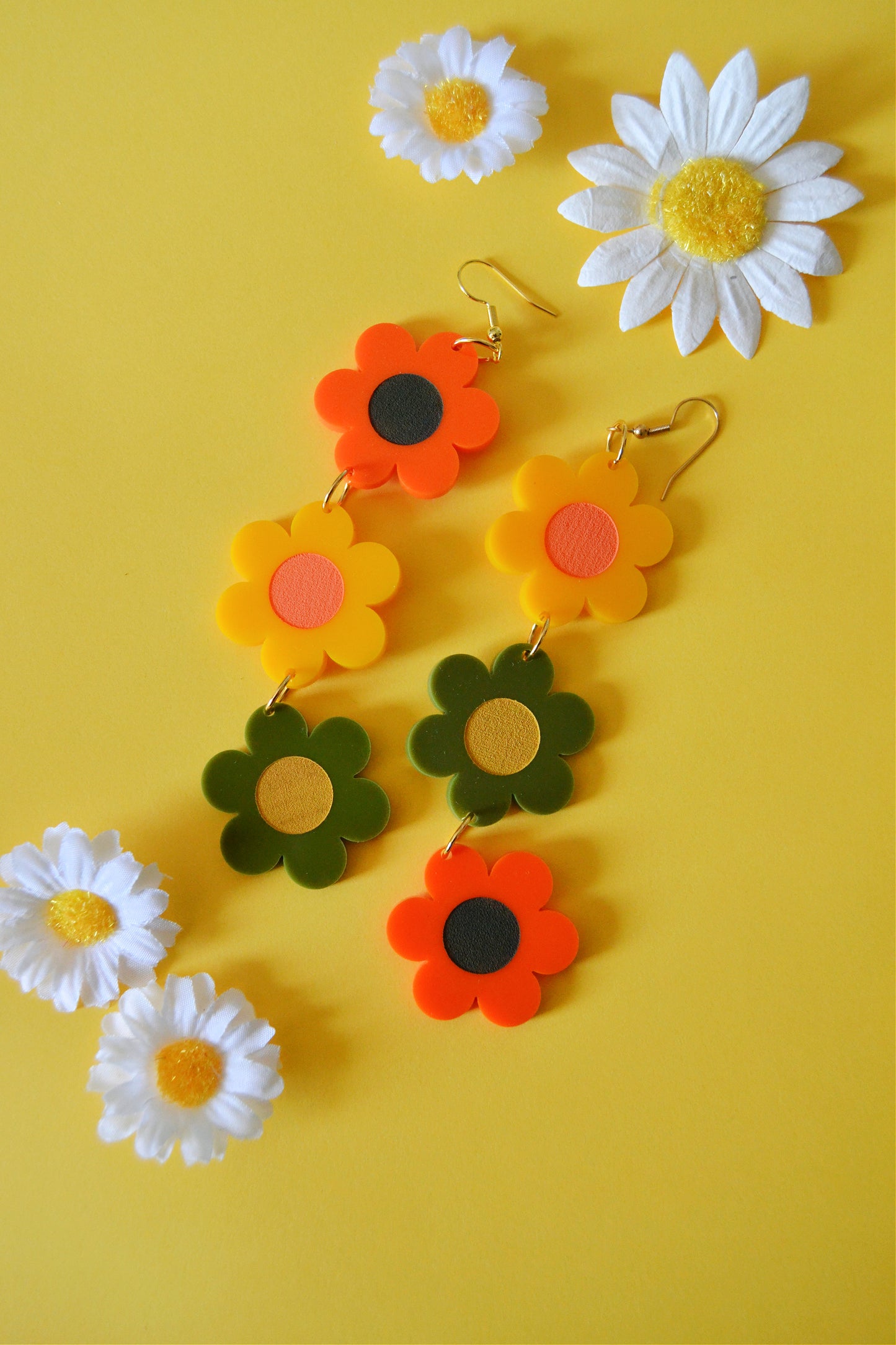 70s Mismatched Daisy Earrings