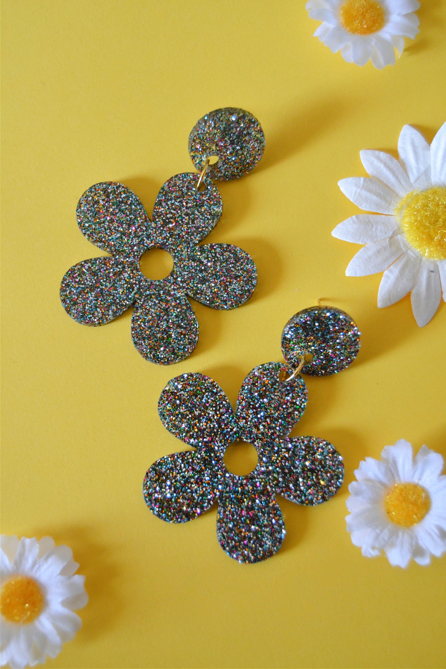 Mega Daisy Earrings