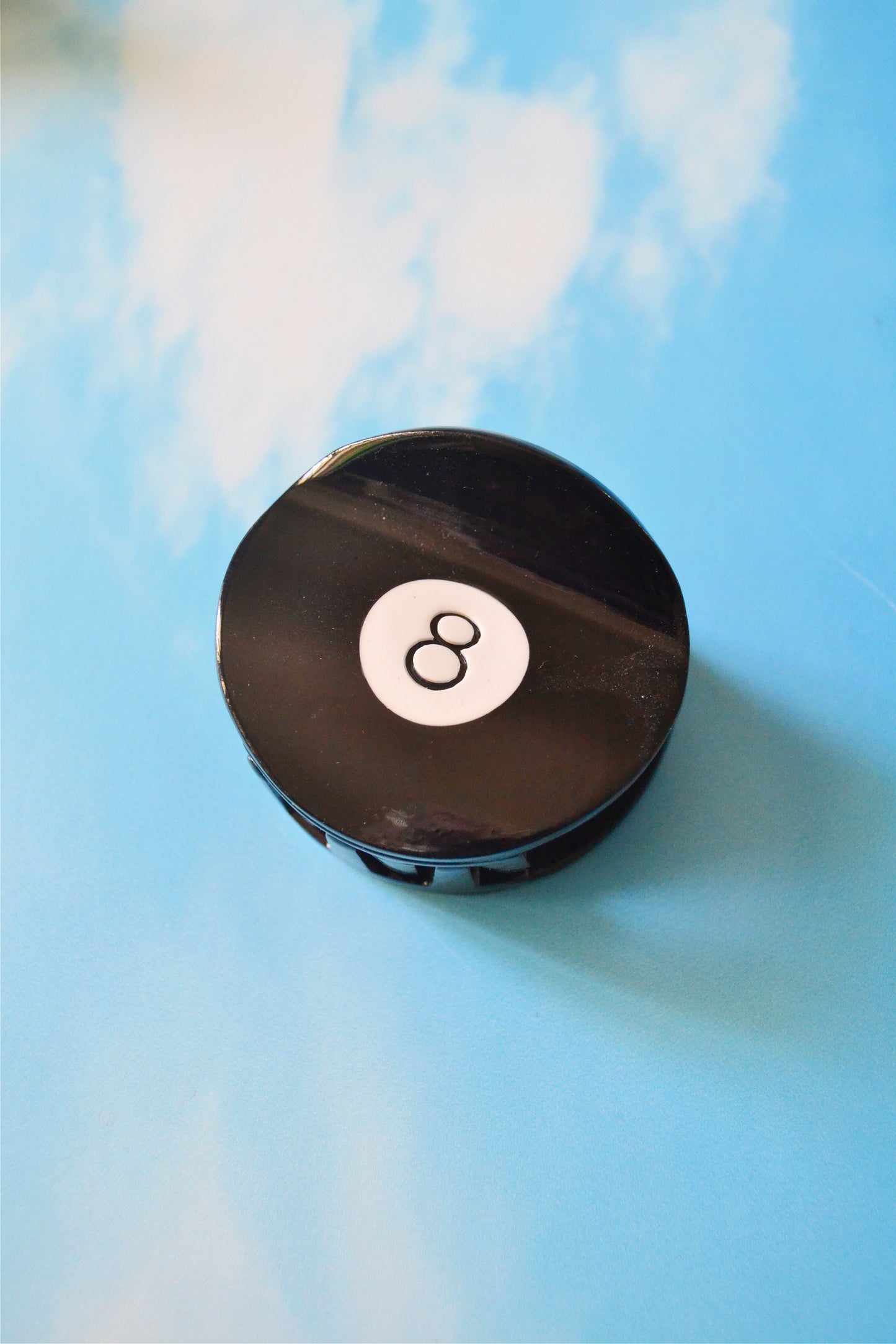 8 Ball Hair Claw