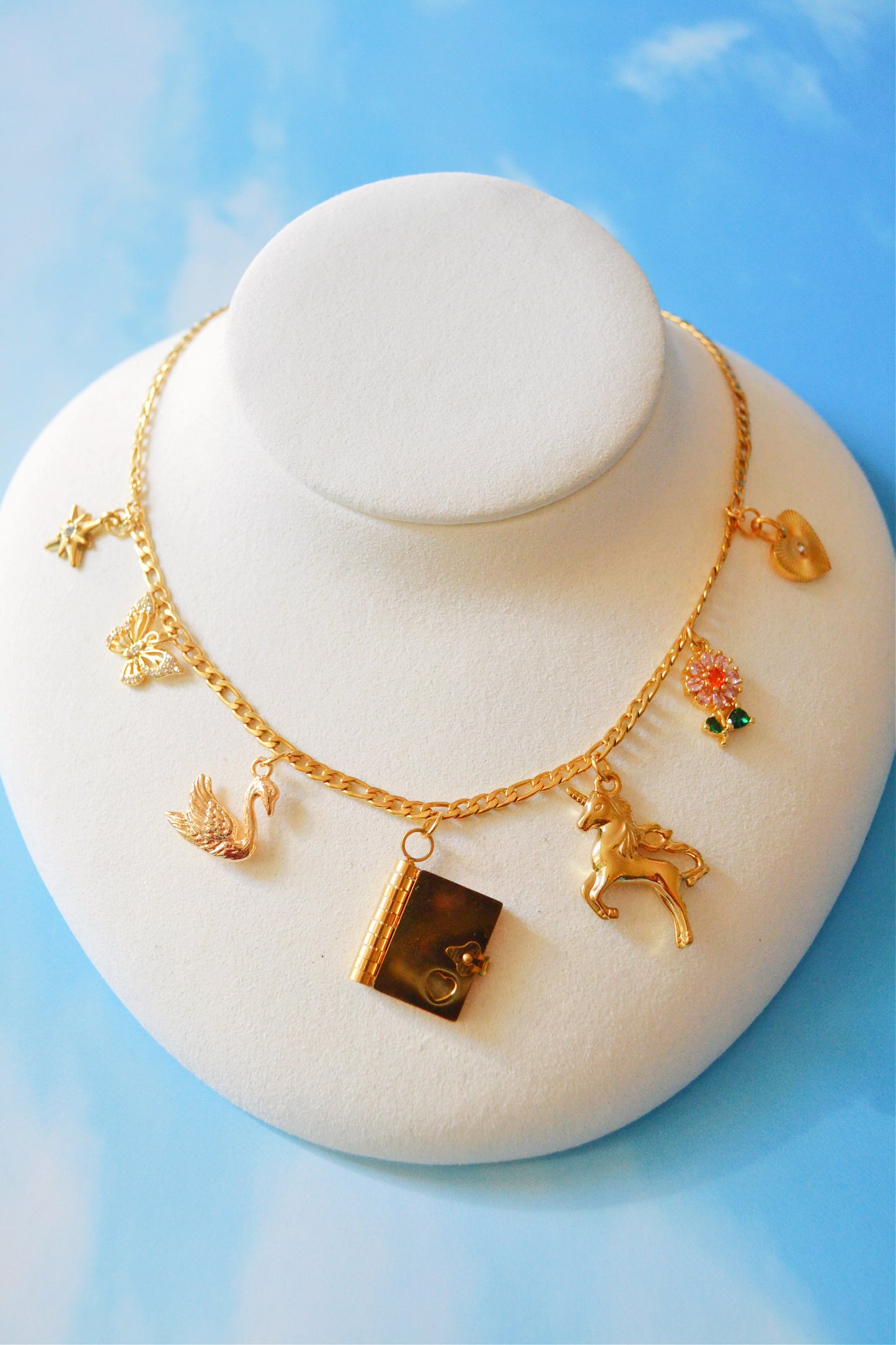 The Romantasy Necklace