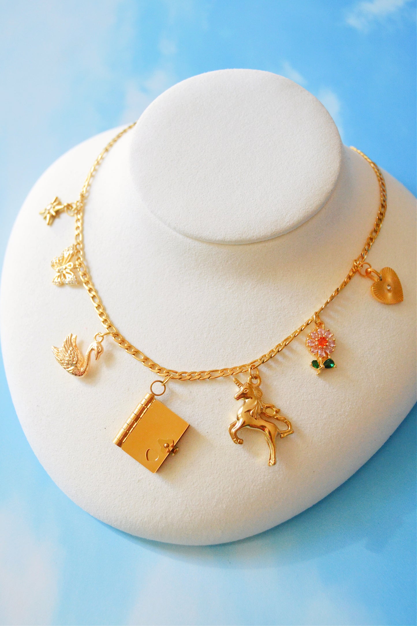 The Romantasy Necklace