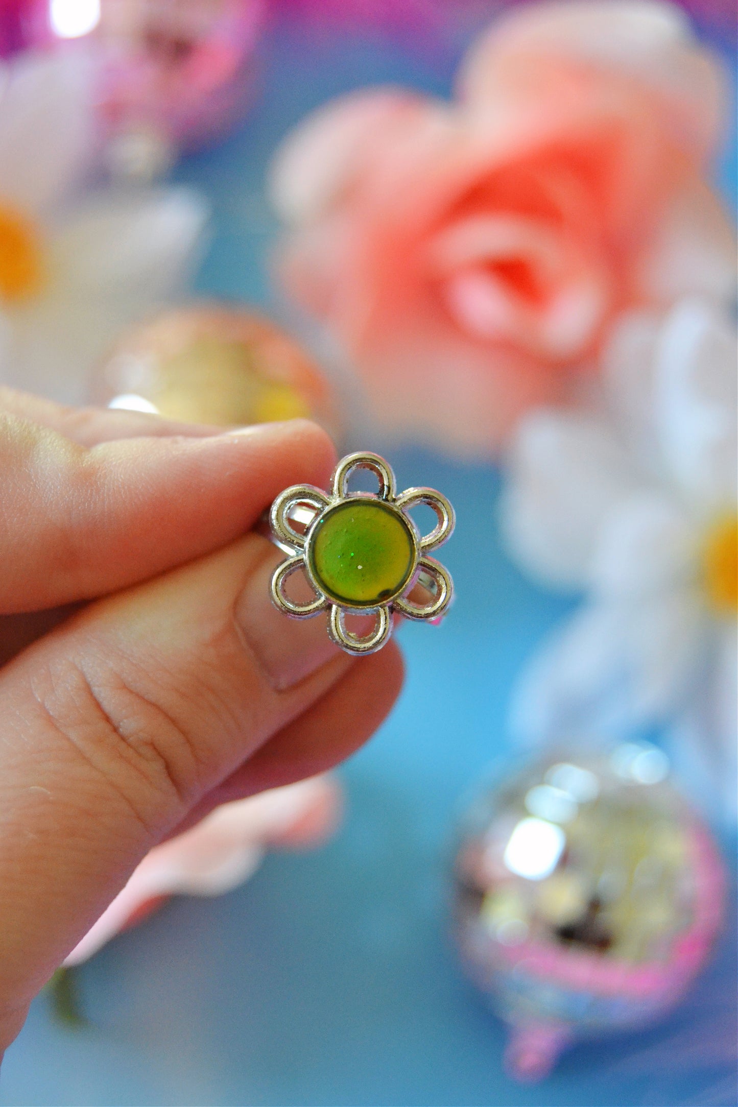 Moody Daisy Ring